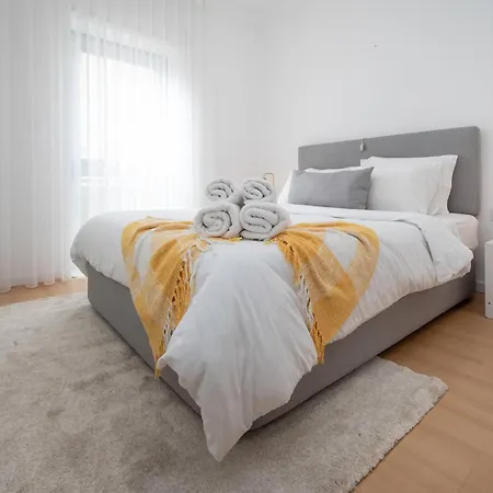 One Of The Views Ii Apartment