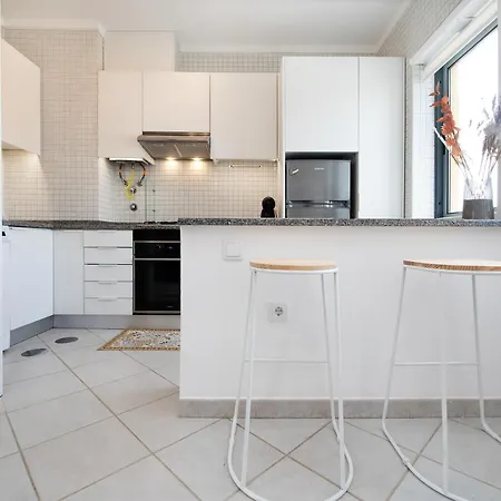 One Of The Views Ii Apartment *